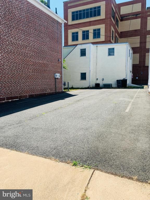 9251 Lee Ave, Manassas, VA 20110